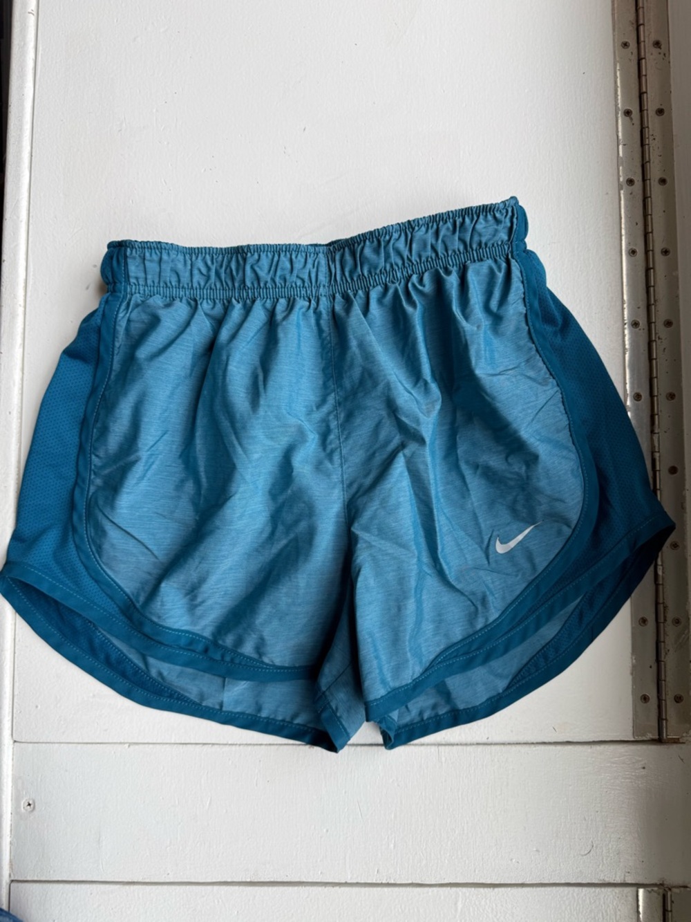 Nike Dri-Fit Tempo Women's Athletic Running Shorts, Aqua / Turquoise